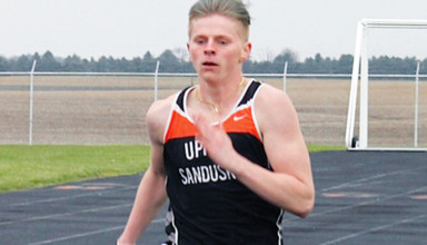 Running the 200 dash featured