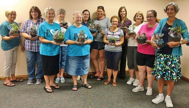 Green thumbs create mini gardens at USCL